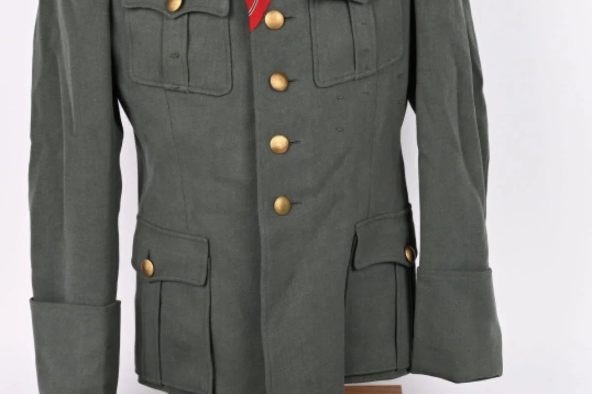Military uniform lot
